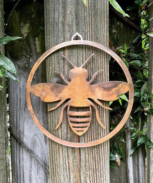 Bee metal ring - The Iron Hutch